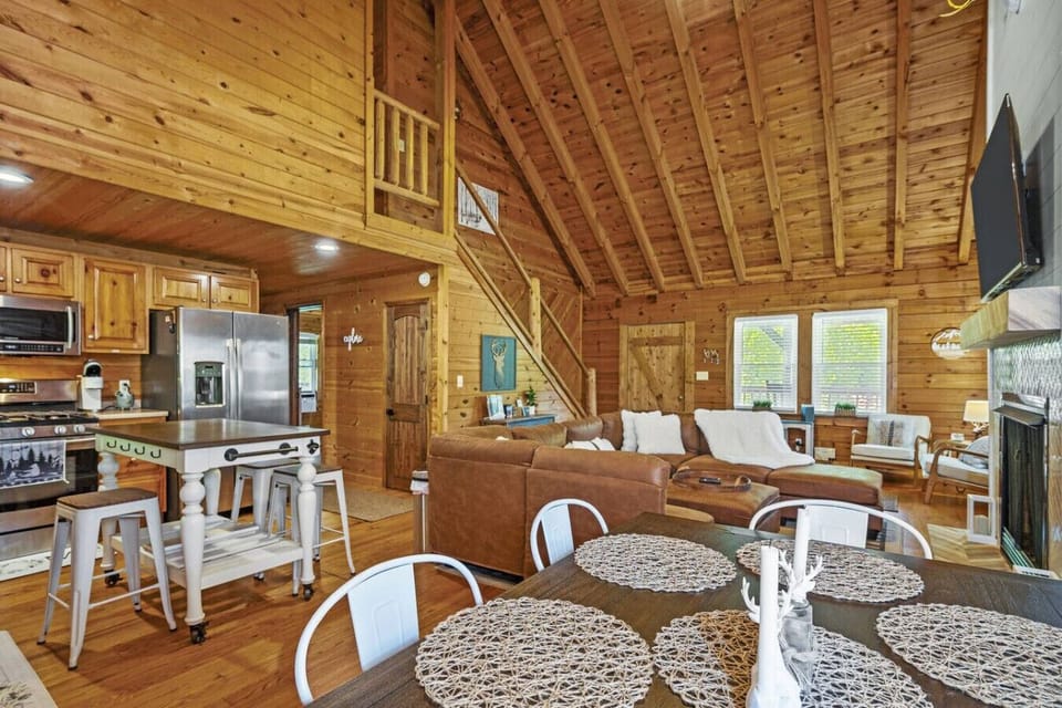 Chalet (3 Bedrooms) | Interior