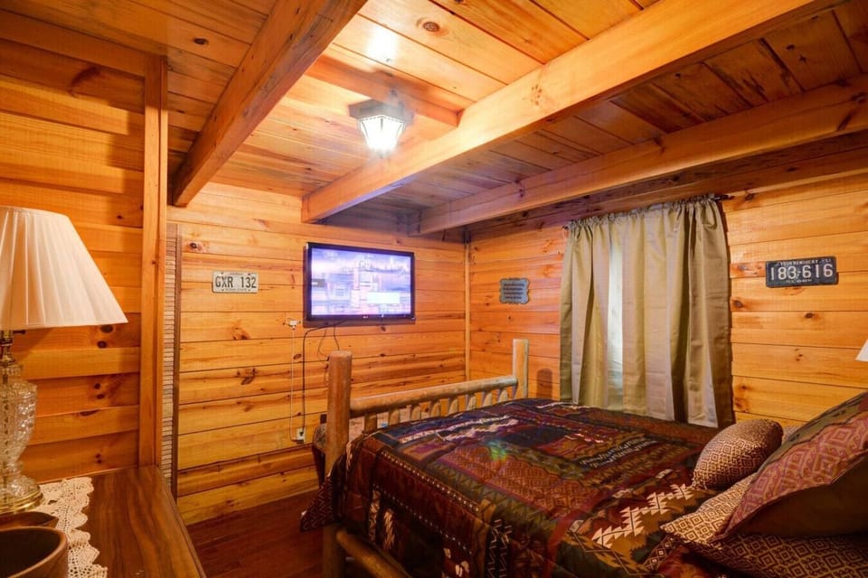 Chalet (2 Bedrooms) | Interior