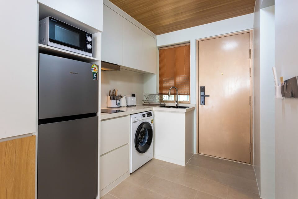Condo, Balcony | Private kitchen