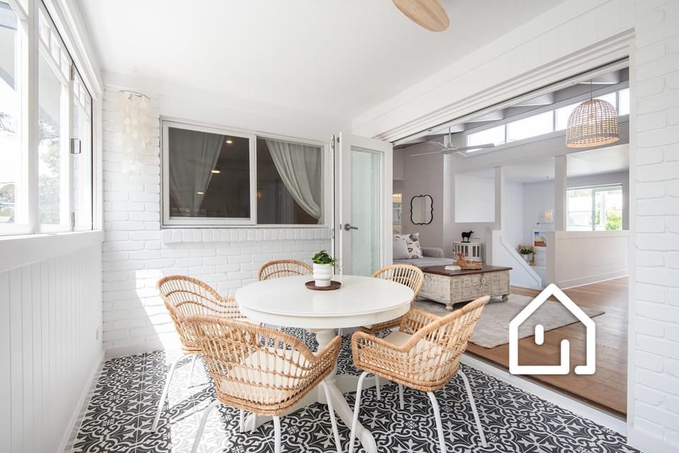 Third living/fully enclosed verandah/sitting area upstairs