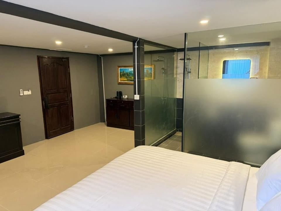 Superior Double Room, 1 King Bed, Non Smoking, Air conditioning | Soundproofing, free WiFi