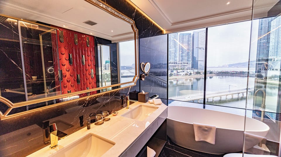 Horizon Grand Twin bed Room | Minibar, desk, WiFi (free)