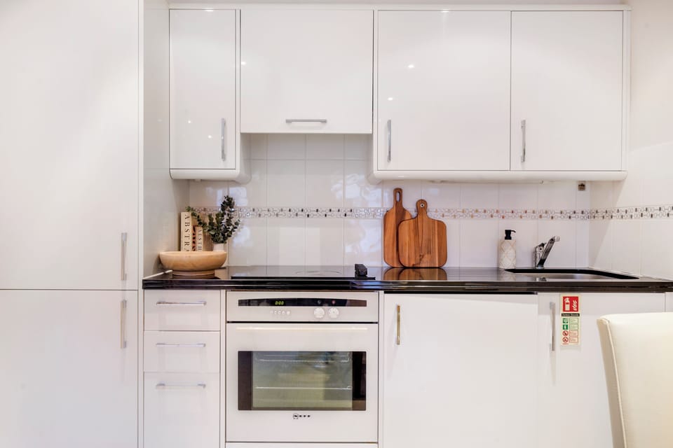 Apartment, Non Smoking | Private kitchen