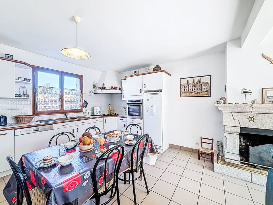 Kitchen / Dining Room