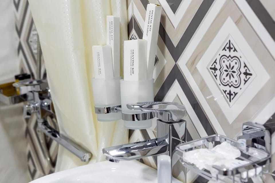 Standard Double Room | Bathroom