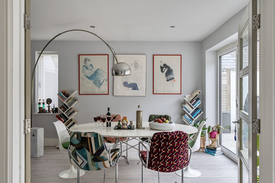 Trelea, Uploders: A great space for dining, puzzling or just enjoying time together