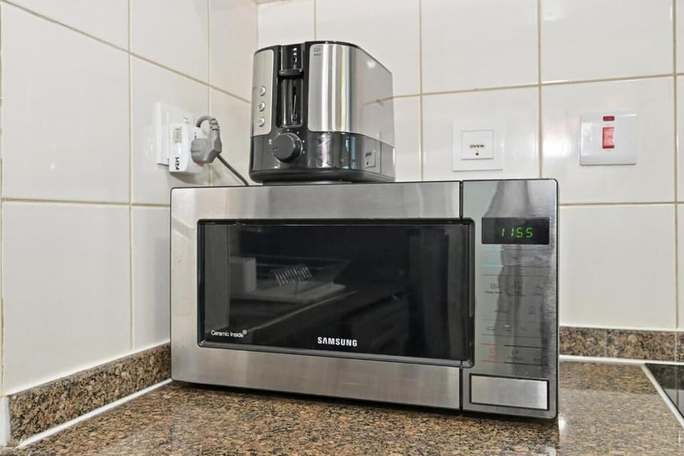 Apartment, Balcony, City View | Microwave
