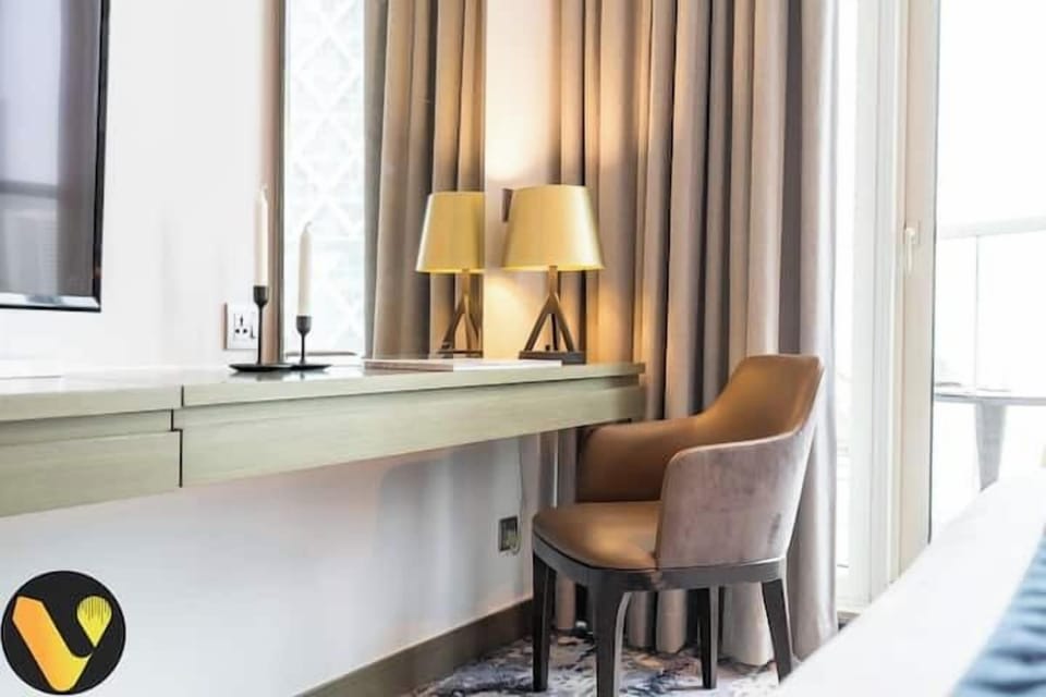 Luxury Studio, Balcony, Canal View | Egyptian cotton sheets, premium bedding, in-room safe