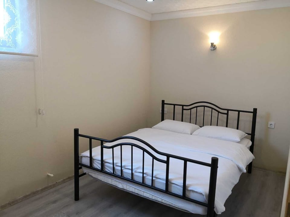 Standard Suite, Lake View | Soundproofing