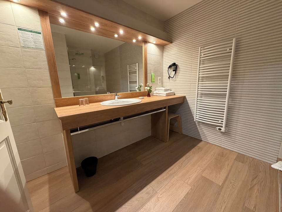 Superior Double Room, Garden View | Bathroom | Shower, hair dryer, towels, soap