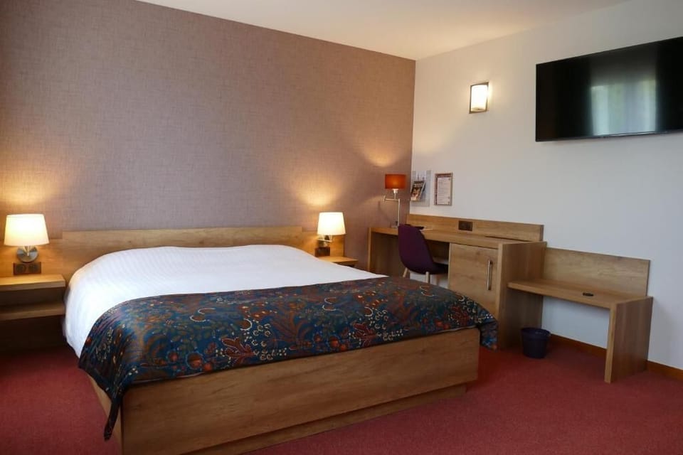 Superior Double Room, Garden View | Desk, free cribs/infant beds, free WiFi, bed sheets