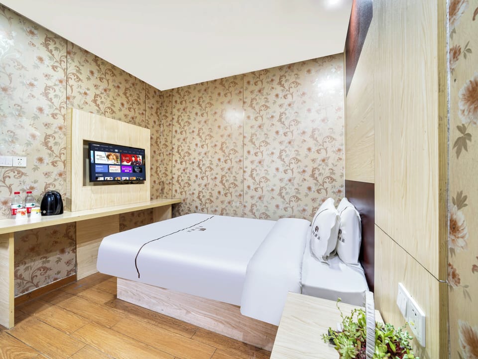 Economy Single Room, 1 Double Bed, Air conditioning | Free WiFi