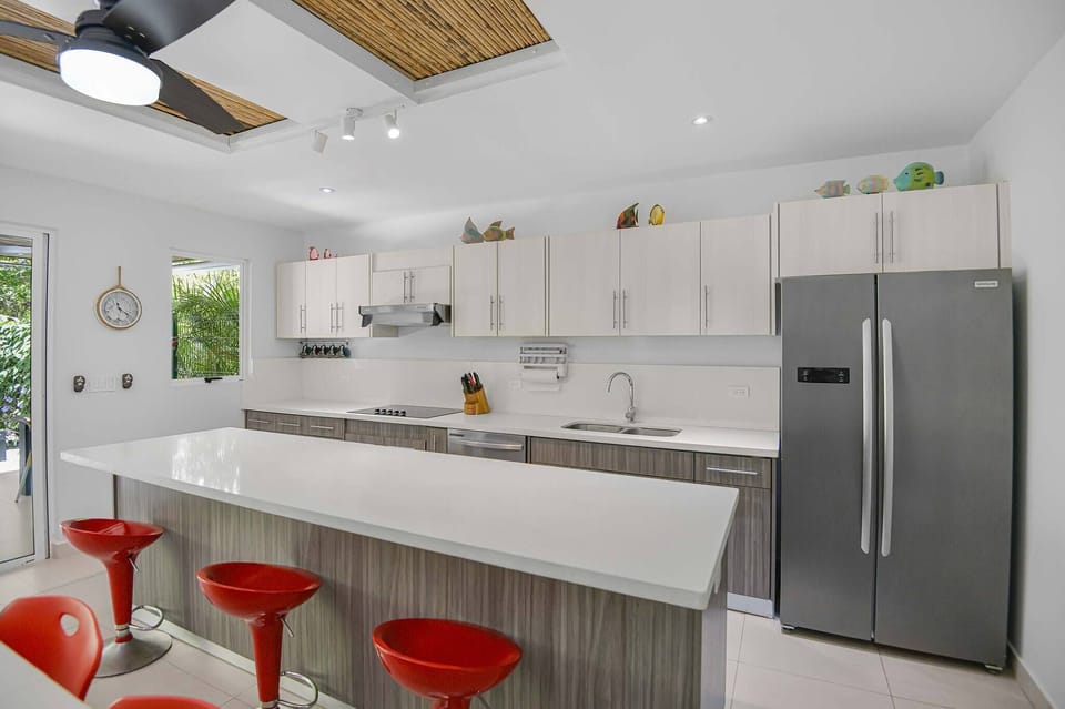 House, 4 Bedrooms, Balcony, Garden View | Interior