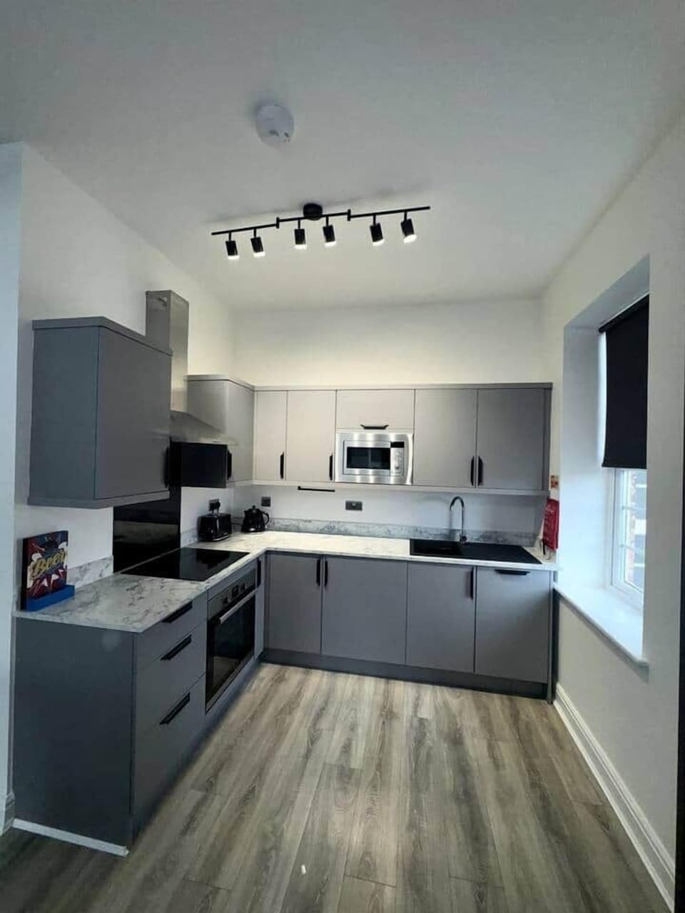 fully fitted kitchen with all basic equipment  for cooking, microwave, dishwasher, fridge  freezer