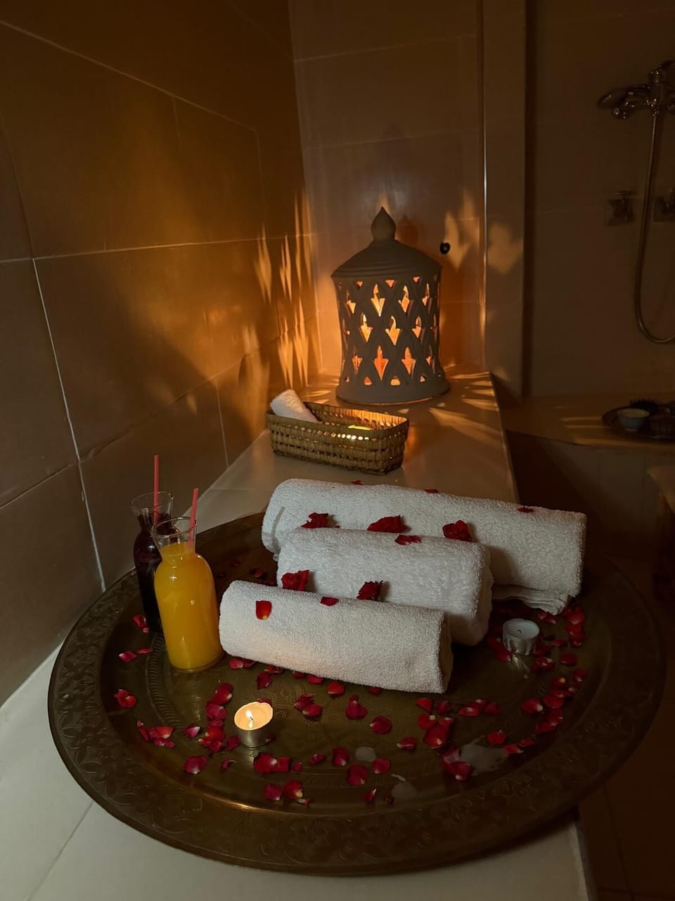 Deep-tissue massages, massages