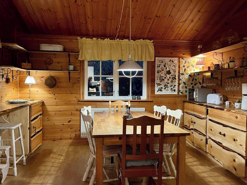 Cabin, 2 Bedrooms, Balcony, Garden View | Dining