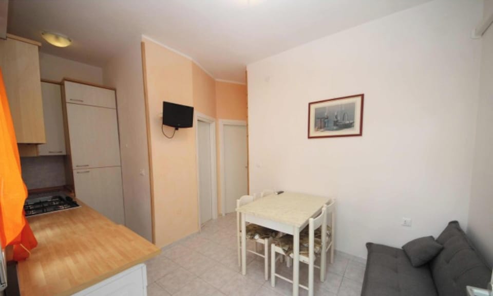 Apartment, 2 Bedrooms, Garden View | Interior