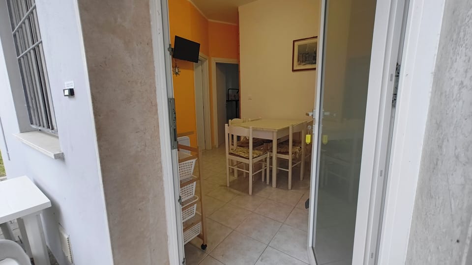 Apartment, 2 Bedrooms, Garden View | Outdoor dining