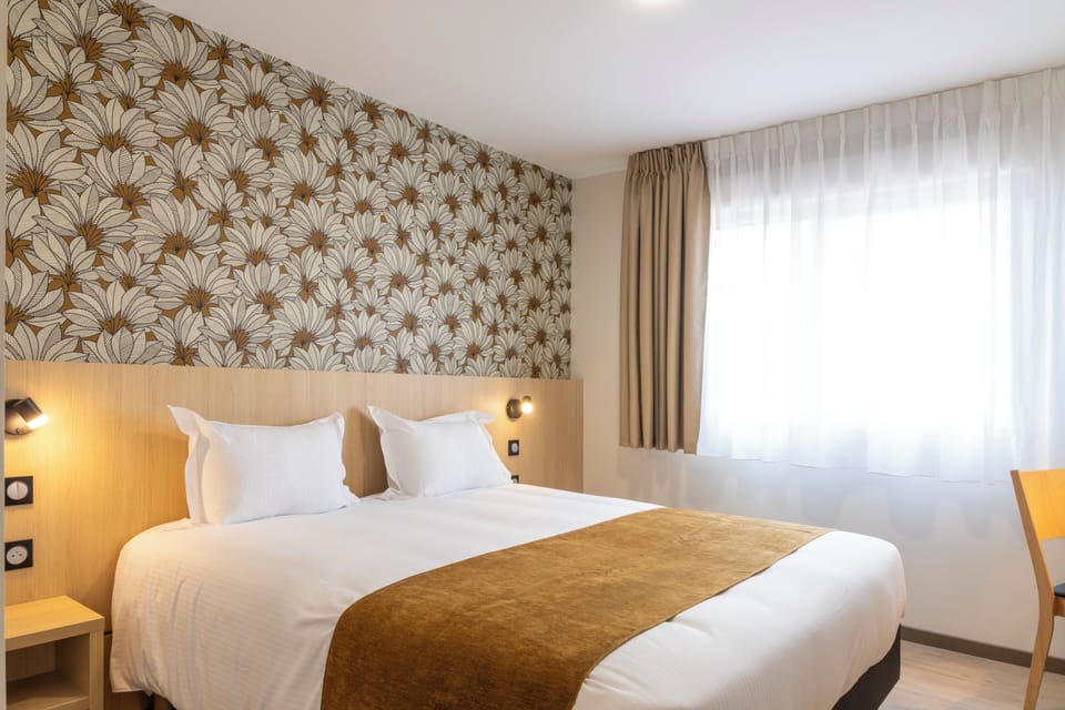 Room | In-room safe, desk, blackout drapes, iron/ironing board