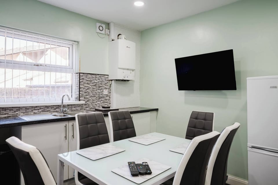 House, 6 Bedrooms, Garden View | Room amenity