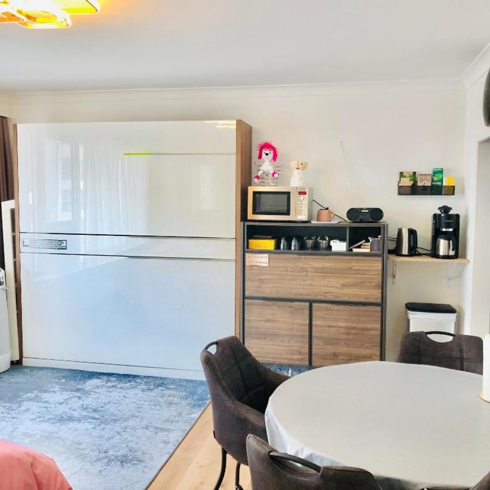 House | Internet