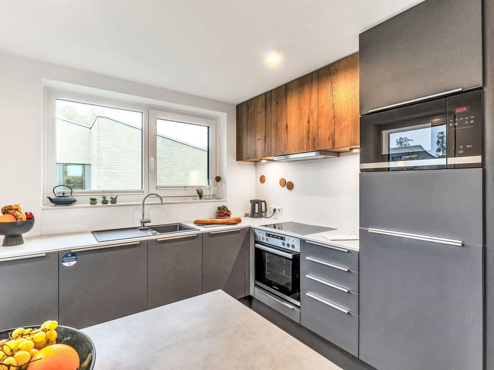 Kitchen, Kitchen Appliance, Countertop, Cabinetry, Major Appliance, Home Appliance, Interior Design, Flooring, Wood, Furniture