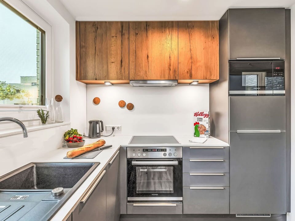 Kitchen Appliance, Kitchen, Countertop, Cabinetry, Home Appliance, Major Appliance, Furniture, Wood, Interior Design, Flooring