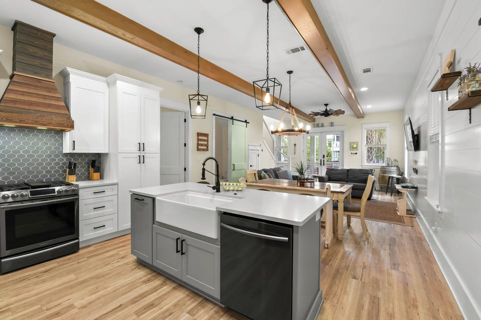 House, Balcony, Garden View | Private kitchen
