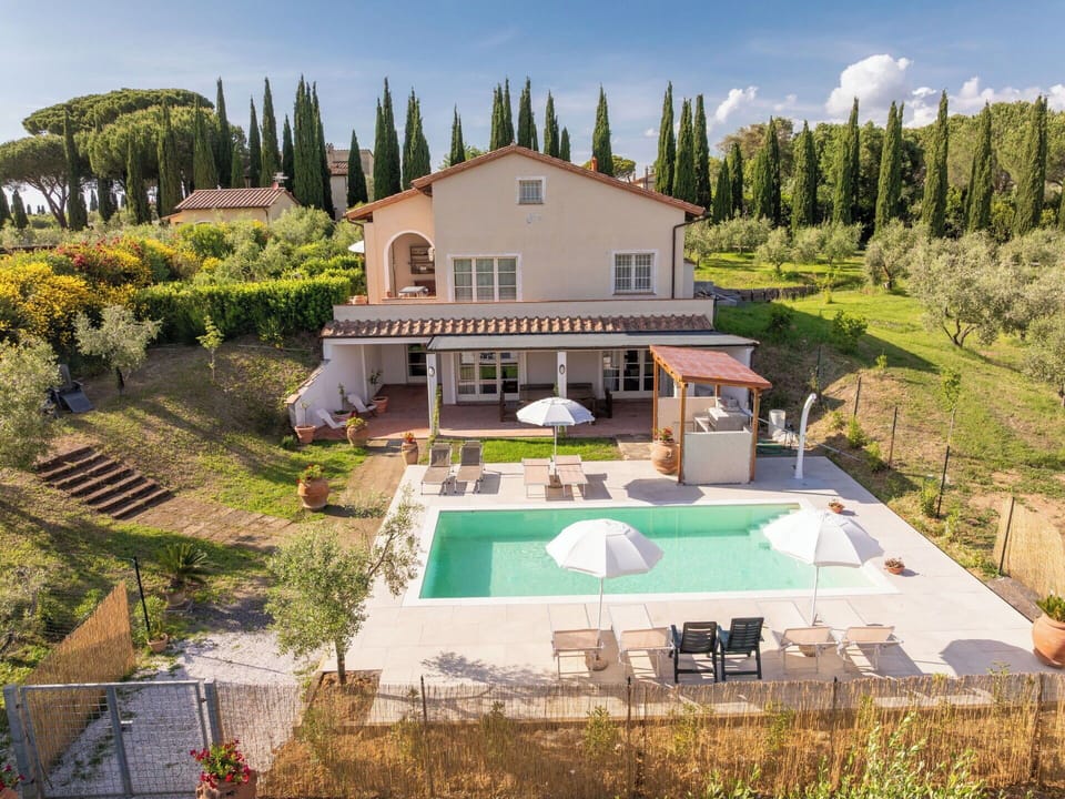 Swimming Pool, Residential Area, House, Home, Estate, Roof, Outdoor Furniture, Resort, Cottage, Leisure