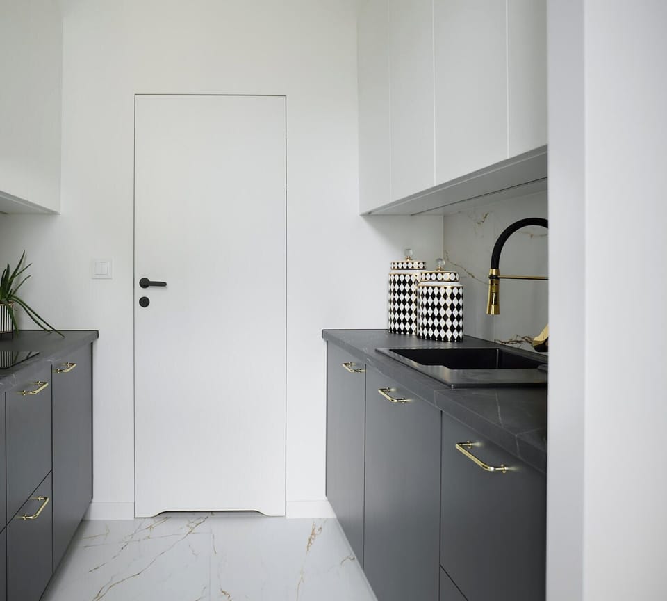 Studio Suite, 1 Double Bed with Sofa bed, Courtyard View | Private kitchen | Fridge, microwave, stovetop, cookware/dishes/utensils