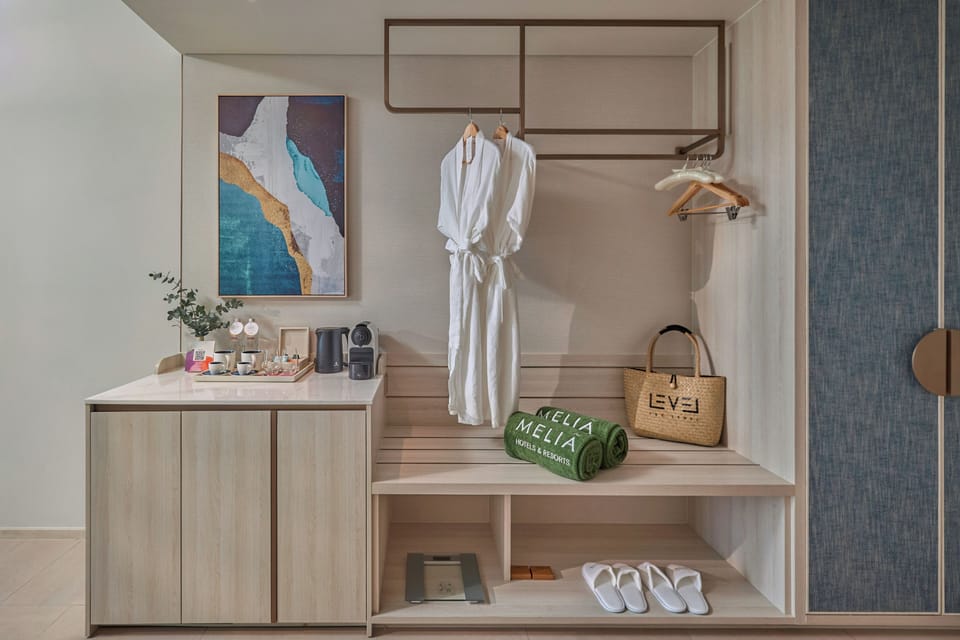 In-room safe, free WiFi, bed sheets