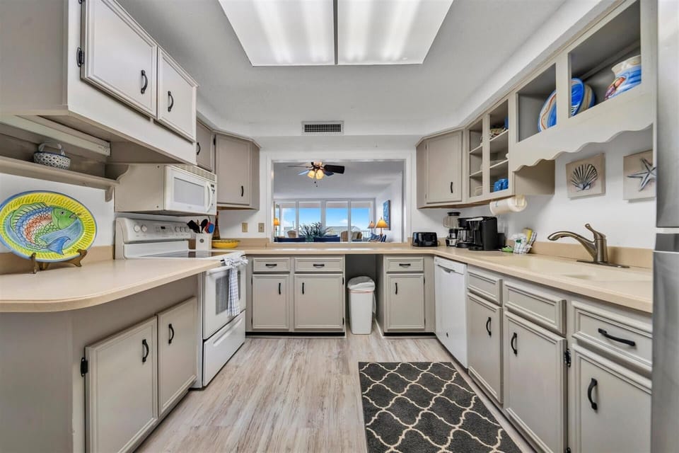 Condo, 2 Bedrooms | Private kitchen | Coffee/tea maker, fridge, oven, toaster