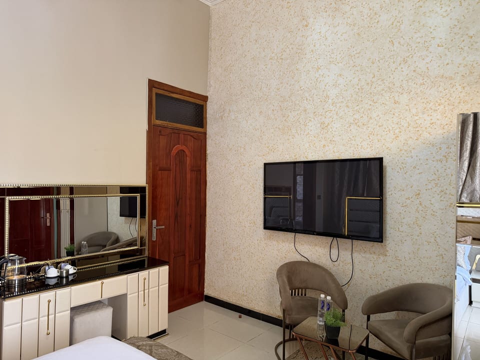 Luxury Single Room, Balcony, City View | In-room safe, desk, laptop workspace, free WiFi