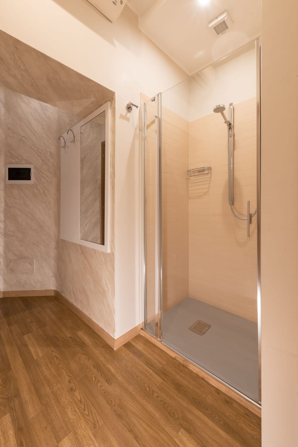 Classic Double or Twin Room | Bathroom | Shower, rainfall showerhead, eco-friendly toiletries, hair dryer