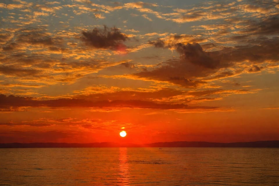 Stunning Beachfront Sunset Just 25m Away – Golden Hour Views Right Outside Your Stay