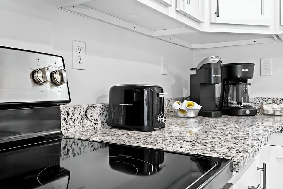 Everything you need to make breakfast is right here.