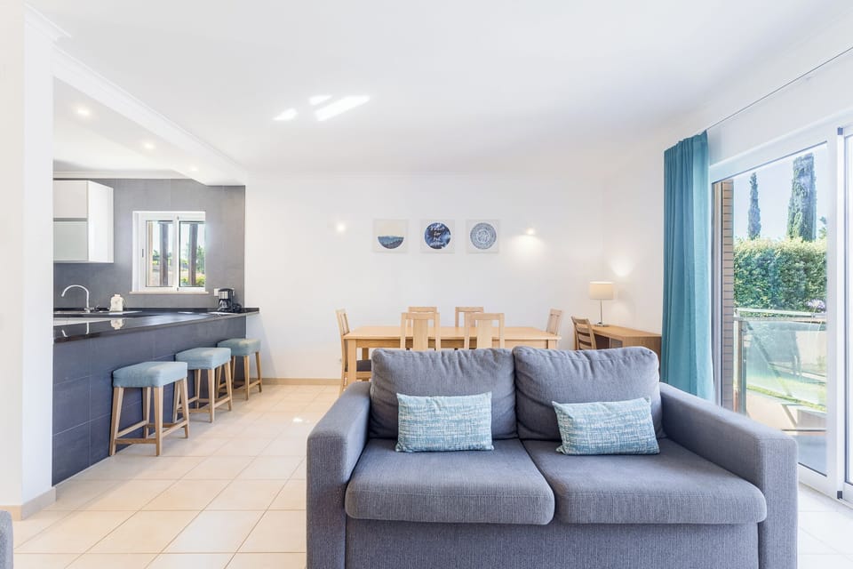 Deluxe Villa, 2 Bedrooms | Living area