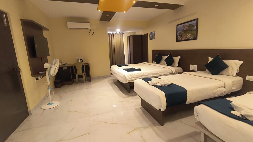 Family Quadruple Room | Premium bedding, memory foam beds, desk, laptop workspace