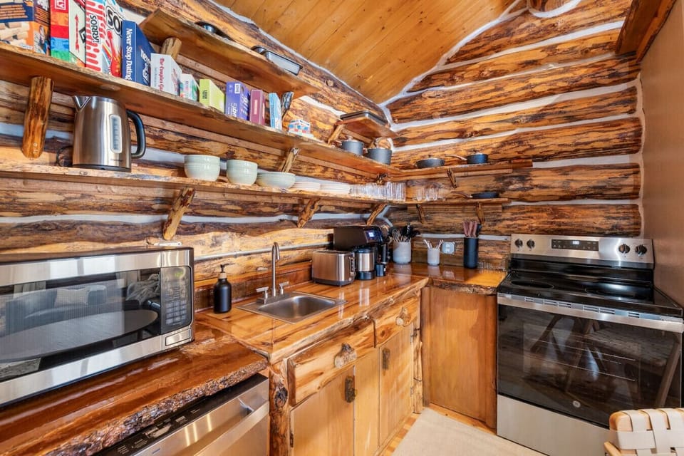 Enjoy the convenience of a fully stocked kitchen for all your cooking needs.