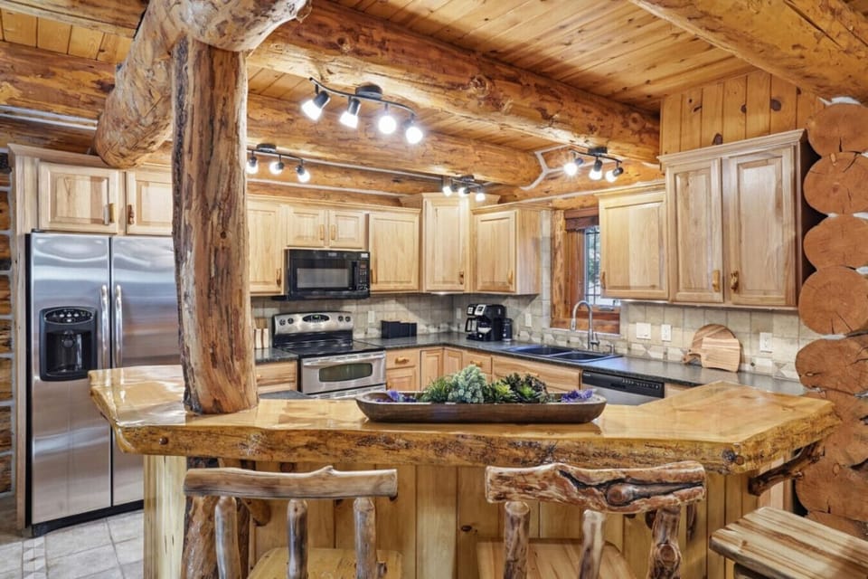 Where cabin dreams meet chef-mode.