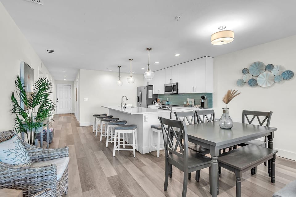 Condo, Multiple Beds (Madeira Del Mar 302) | Dining