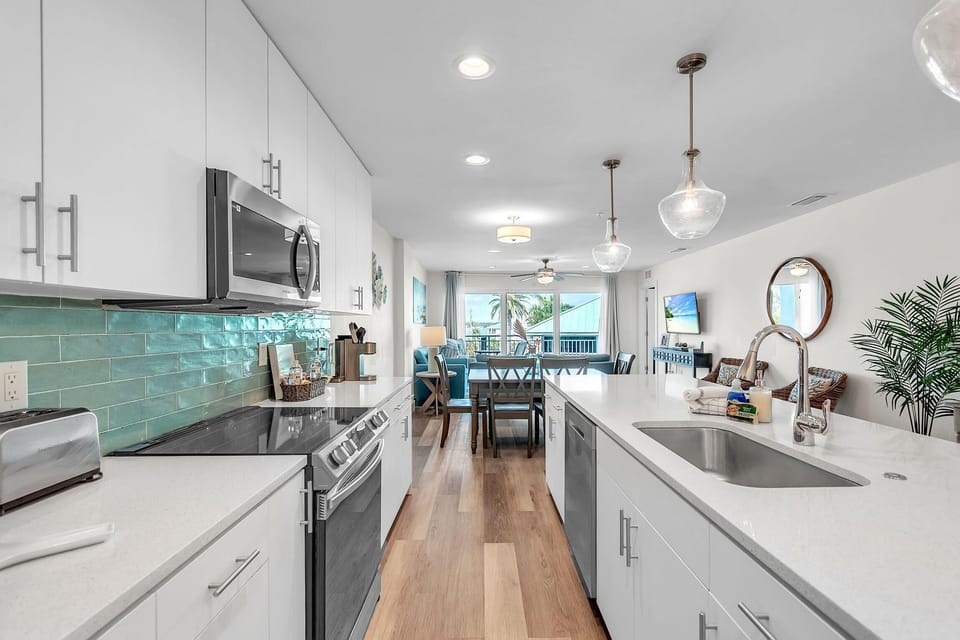 Condo, Multiple Beds (Madeira Del Mar 302) | Private kitchen