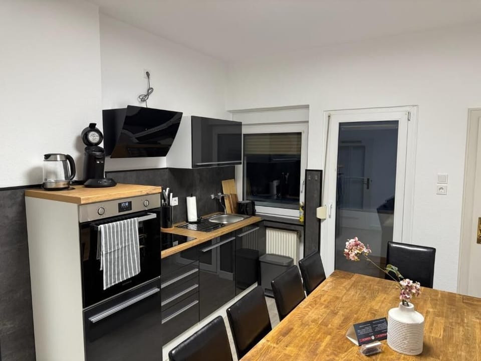 Apartment, 3 Bedrooms, Balcony | Private kitchen