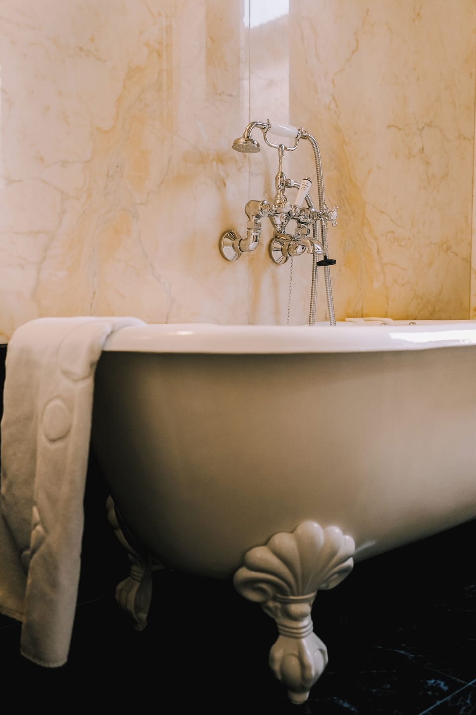Executive Suite | Bathroom | Hair dryer, bidet, towels, soap