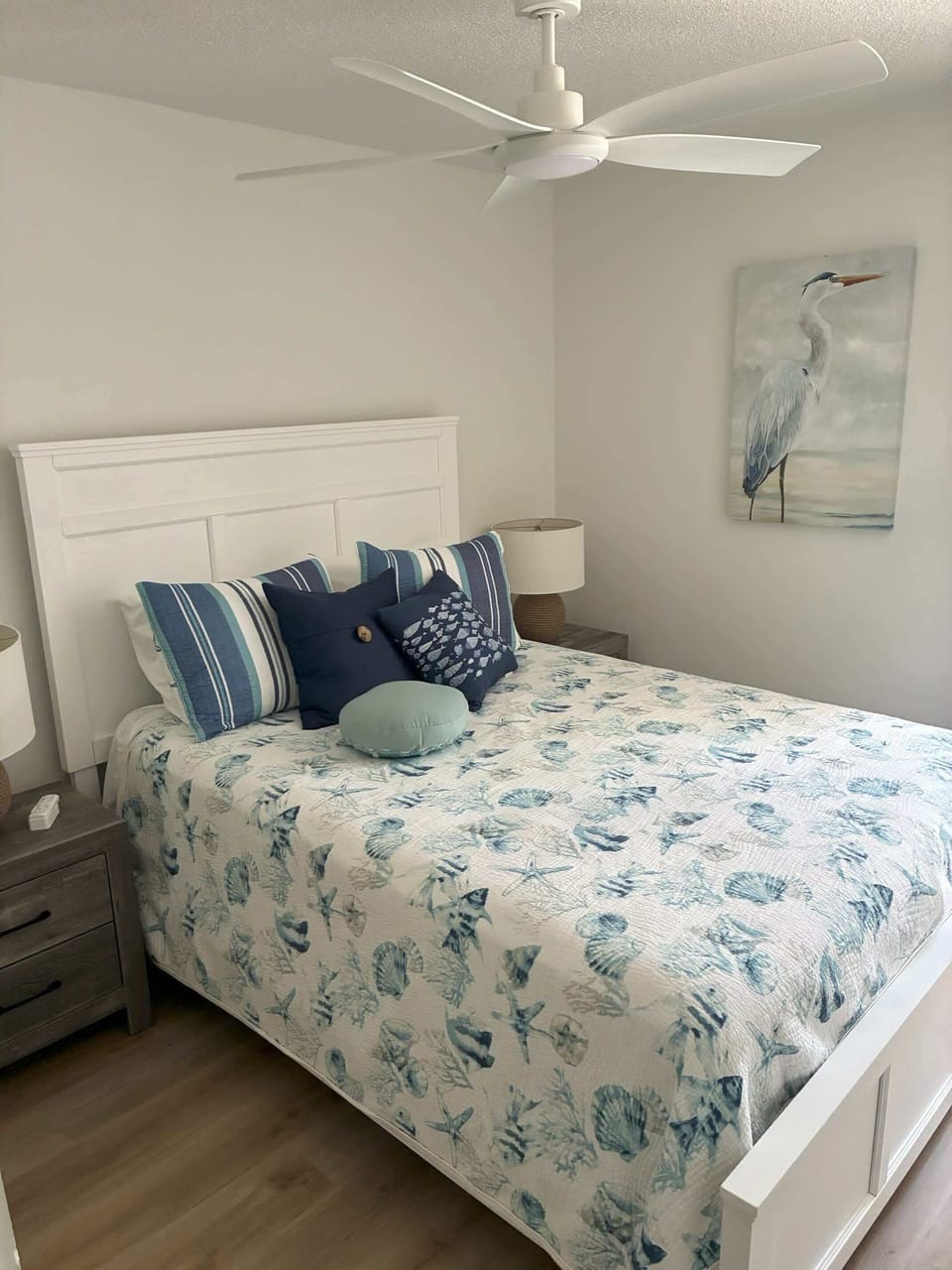 Guest room with a queen-size bed