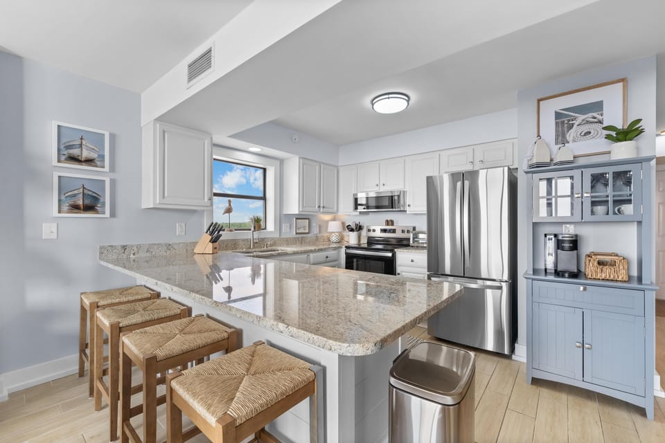 Condo, Multiple Beds (Seaside Beach & Racquet 3501) | Private kitchen | Oven