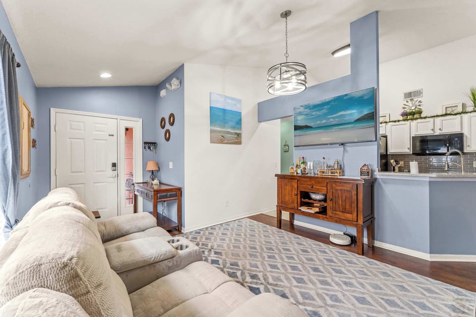 Extra space to relax, stream, and unwind in the second sitting area
