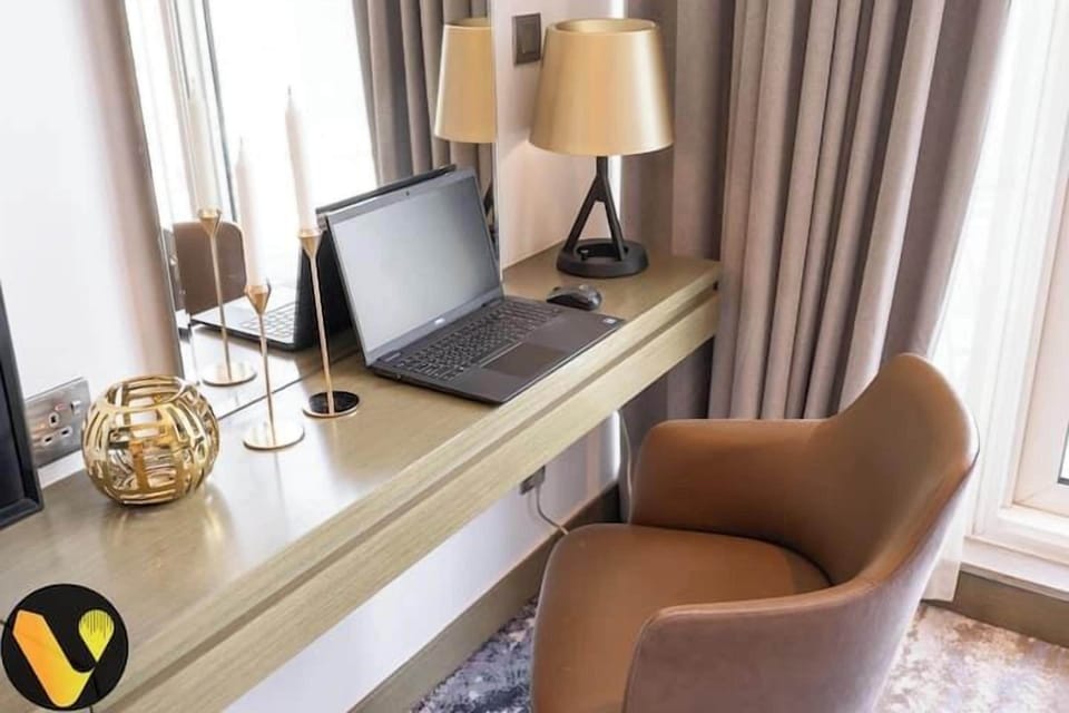 Luxury Studio, Balcony, Canal View | Egyptian cotton sheets, premium bedding, in-room safe