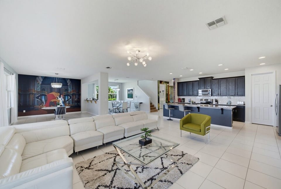 Living, kitchen and dining connection