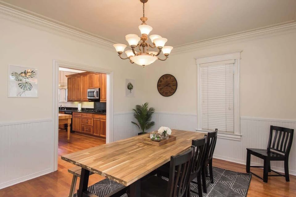 Spacious dining room with ample seating